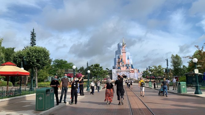 Disneyland Paris 7.5 Ay Sonra Kapılarını Yeniden Açtı