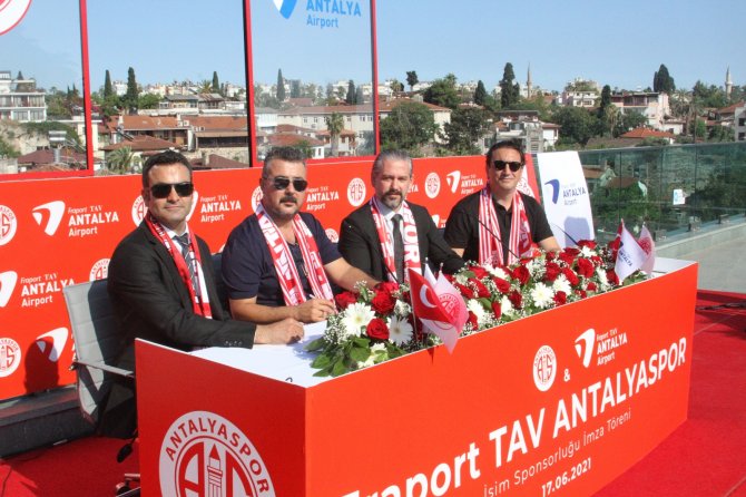Antalyaspor, Fraport Tav İle İsim Sponsorluğunu 2 Yıl Uzattı