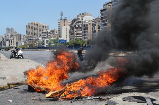 Lübnan’da Genel İ̇şçi Sendikası’nın Çağrısı Üzerine Greve Gidildi