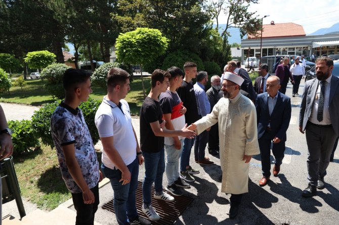 Diyanet İ̇şleri Başkanı Erbaş, Gostivarlılarla Bir Araya Geldi