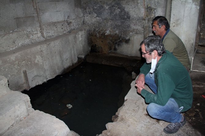 Marangoz Atölyesine Alabalık Havuzu Yaptı