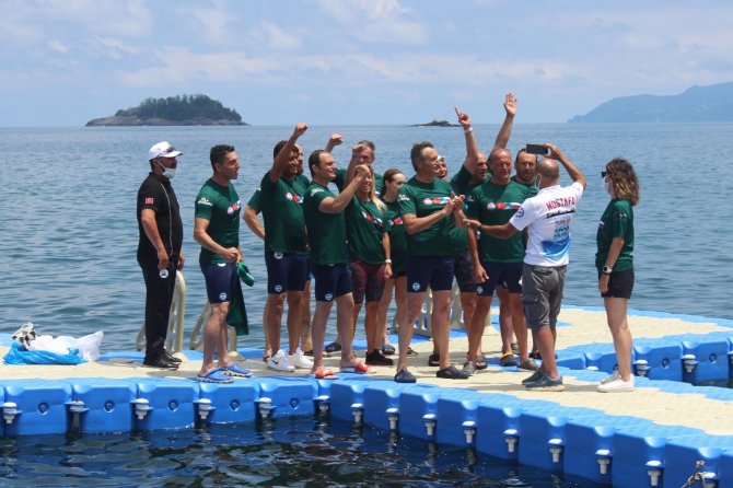 Dünya Sağlık Çalışanları Ve Dostluk İçin Sochi’den Giresun’a Yüzdüler