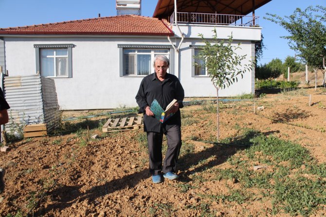 67 Yaşında Mezun Olan Fizikçi Zeki Amcanın Yeni Hedefi Yüksek Lisans