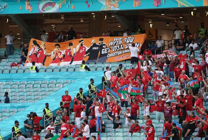 Bakü’de Tribünler Yine Türk Bayraklarıyla Doldu