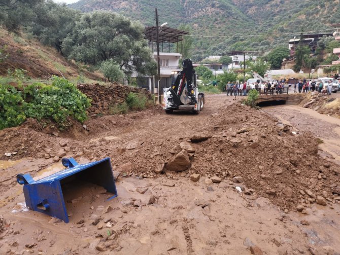Aydın’da Sağanak Yağış Etkili Oldu