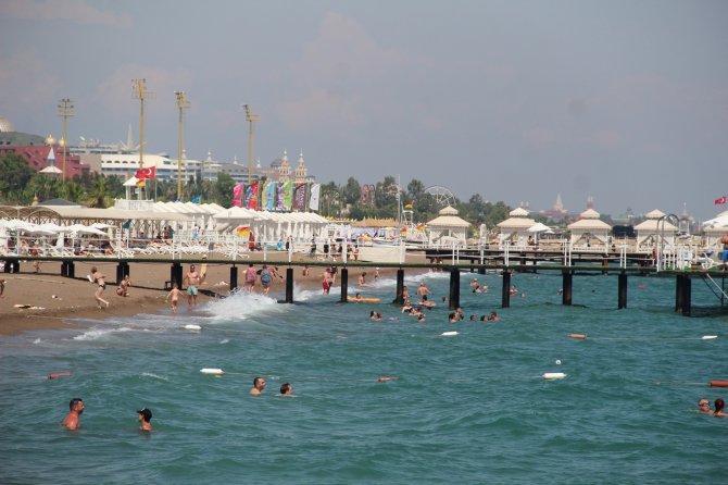 Antalya’ya Akan Rus Turistlerin İlk Adresi Deniz Oldu