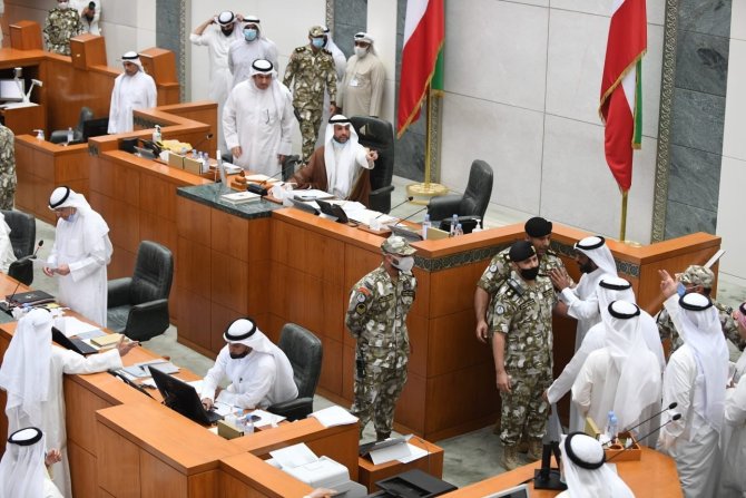 Kuveyt Parlamentosunda Kavga