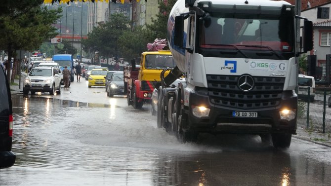 Karabük’te Yıldırım Düşme Anbean Kaydedildi