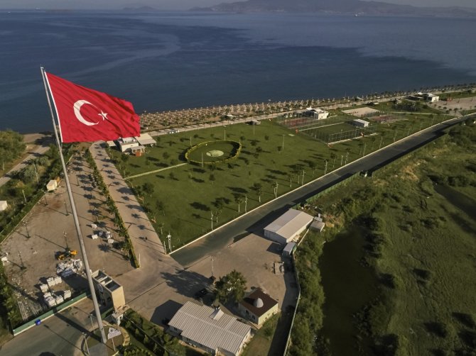 Aliağa Ağapark Plajı 5. Kez Mavi Bayrak İle Taçlandırıldı