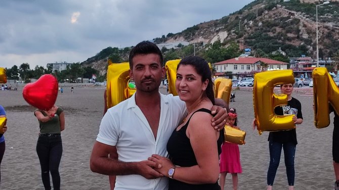 İ̇tfaiye Erinden Yamaç Paraşütlü Evlilik Teklifi