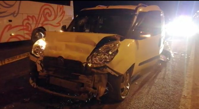 Elazığ’ Da Zincirleme Trafik Kazası : 3 Yaralı