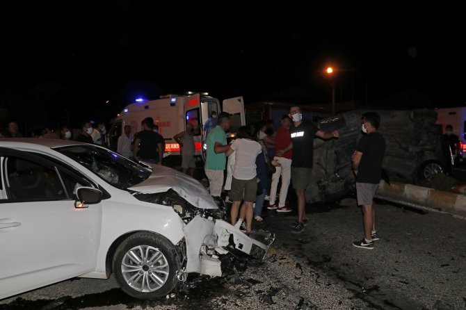 Fethiye’de İki Otomobilin Çarpıştığı Kazada 2’si Ağır 8 Kişi Yaralandı