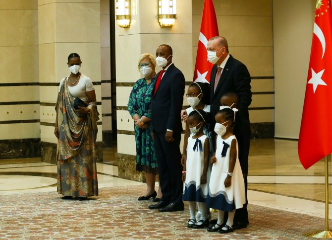 Ruanda Büyükelçisi Mironko, Cumhurbaşkanı Erdoğan’a Güven Mektubu Sundu