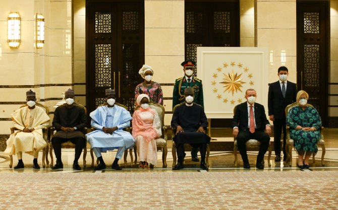 Nijerya Büyükelçisi Abba, Cumhurbaşkanı Erdoğan’a Güven Mektubu Sundu
