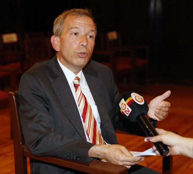 Galatasaray’da Yeni Yönetim İlk Toplantısını Galatasaray Lisesi’nde Yaptı
