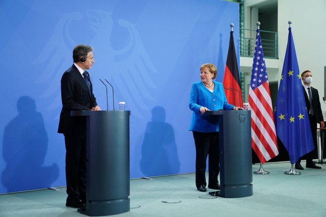 Merkel: “Libya Halkının Geleceği Hakkında Karar Vermeli”