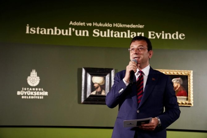 Kanuni Sultan Süleyman Tablosu, Fatih Sultan Mehmet’in Portresinin Yanında Yerini Aldı