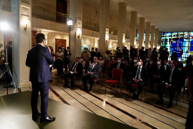 Kanuni Sultan Süleyman Tablosu, Fatih Sultan Mehmet’in Portresinin Yanında Yerini Aldı