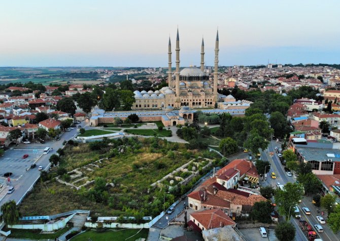 Cumhurbaşkanı Erdoğan Müjdeyi Verdi: Selimiye Cami Meydanı Restore Edilecek