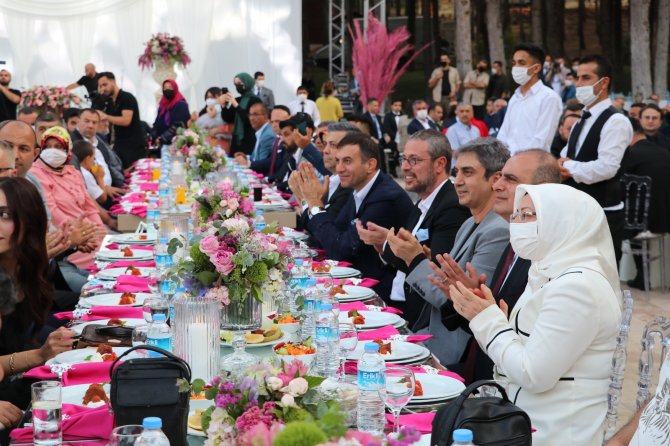 Bakan Varank Ve Bilal Erdoğan, Gaziantep’te Nikah Şahitliği Yaptı
