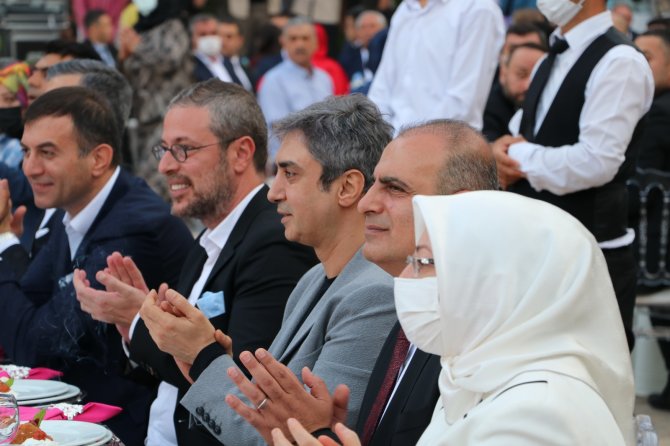 Bakan Varank Ve Bilal Erdoğan, Gaziantep’te Nikah Şahitliği Yaptı