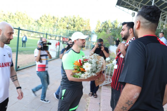 Erol Bulut, Gaziantep Fk İle İlk Antrenmanına Çıktı