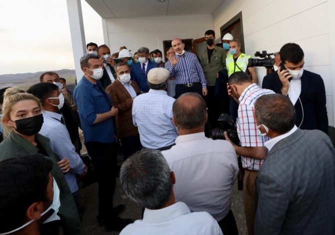 Bakan Soylu Depremzedelerle Bir Araya Geldi