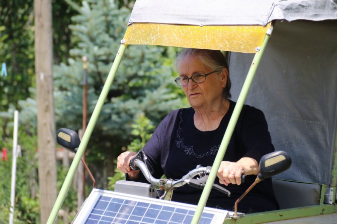 Eşine Sera Malzemelerinden Elektrikli Araba Yaptı