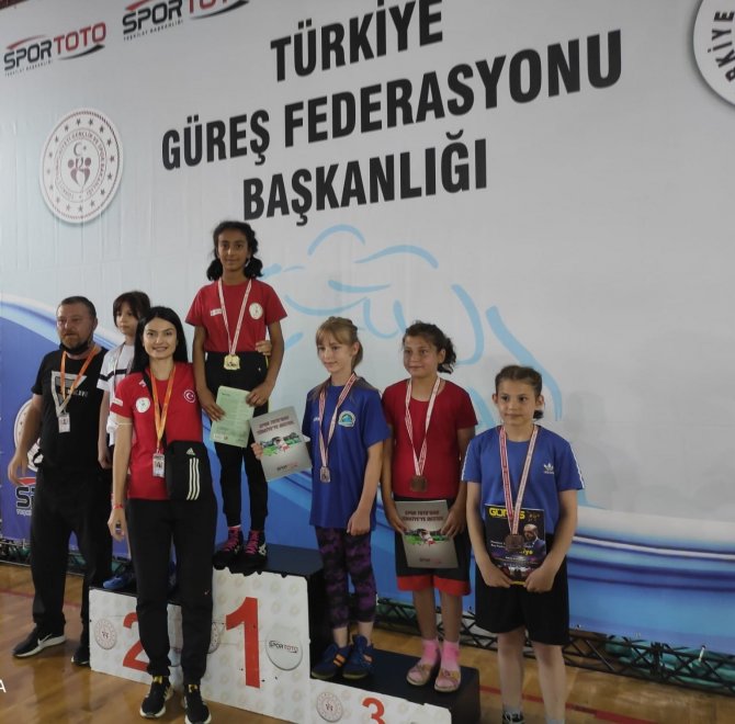Ağrılı Bayan Güreşçi Türkiye Şampiyonu Oldu