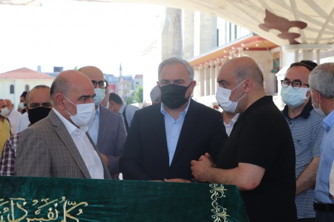 Şeyhülkurrâ Hafız Mikdat Temiztürk Hoca Fatih’te Son Yolculuğuna Uğurlandı