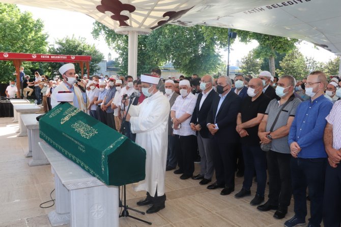 Şeyhülkurrâ Hafız Mikdat Temiztürk Hoca Fatih’te Son Yolculuğuna Uğurlandı