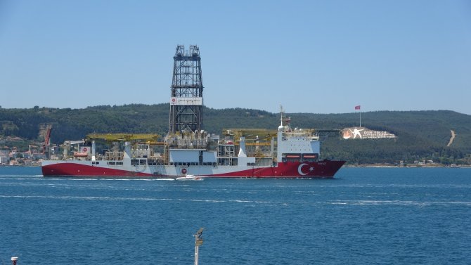 Yavuz Sondaj Gemisi Çanakkale Boğazı’ndan Geçti