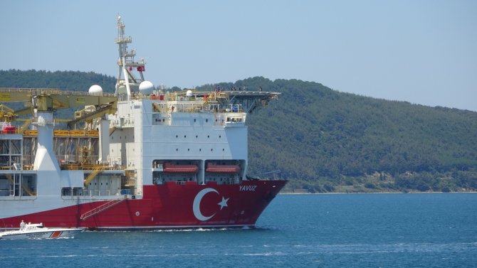 Yavuz Sondaj Gemisi Çanakkale Boğazı’ndan Geçti