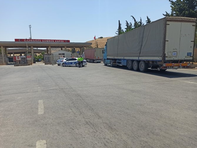 Bm’den İ̇dlib’e 46 Tır İnsani Yardım
