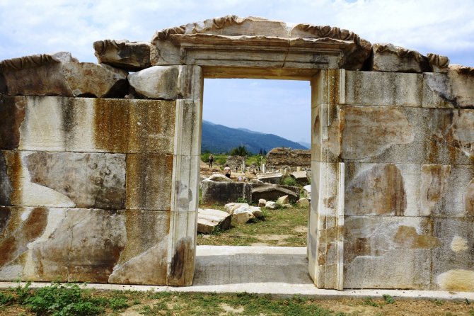Magnesia Antik Kenti’nde Devir Teslim Yapıldı