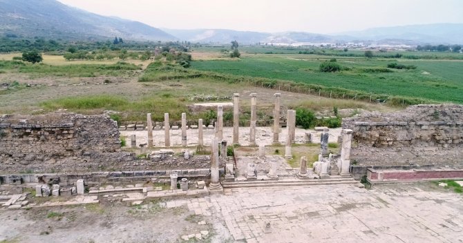 Magnesia Antik Kenti’nde Devir Teslim Yapıldı