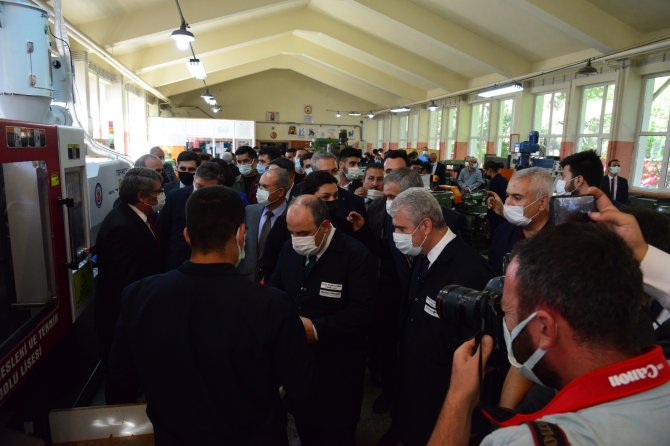 Bakan Varank, Kırşehir’de Sanayici Ve İş İnsanları İle Bir Araya Geldi