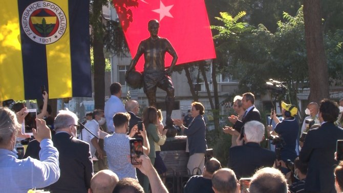 Kadıköy’de Can Bartu Heykeli Törenle Açıldı