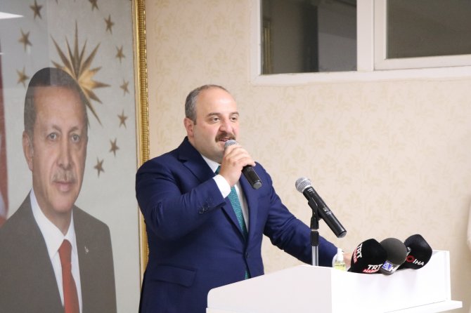 Bakan Varank: Bizim Bakanımız Müsilaj Temizlerken İ̇bb Başkanı Antep’e Gitmiş Baklava Açıyor
