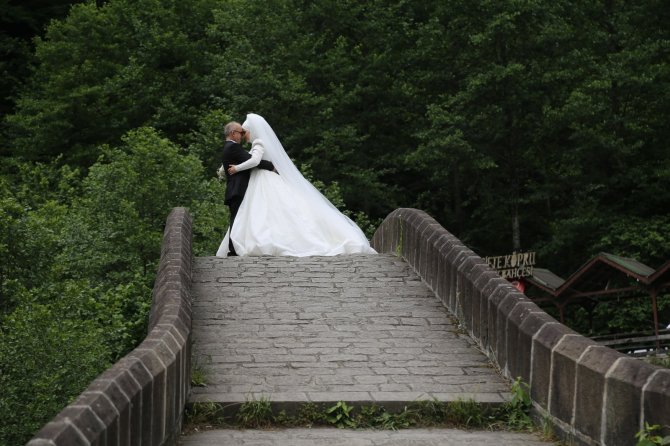 Tarihi Çifte Köprüler Düğün Çekimlerinin Gözde Mekanlarından Biri Haline Geldi