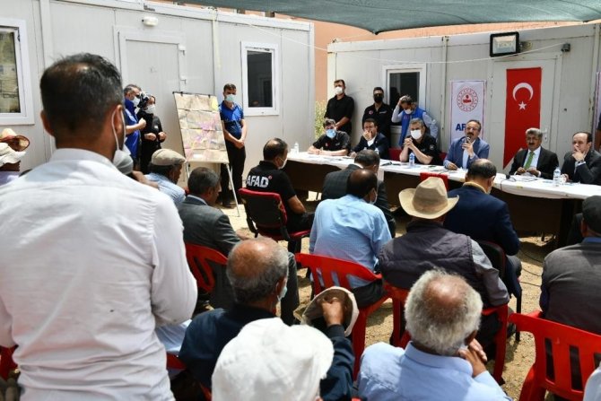 Bakan Yardımcısı Çataklı Depremzedelerle Bir Araya Geldi