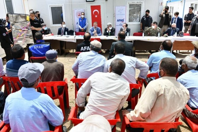Bakan Yardımcısı Çataklı Depremzedelerle Bir Araya Geldi