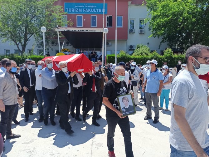 Prof. Gökgözoğlu Toprağa Verildi