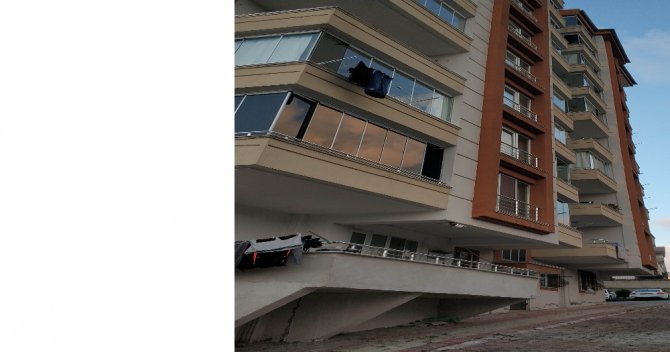 5. Kattan Düşen Üniversite Öğrencisi Hayatını Kaybetti