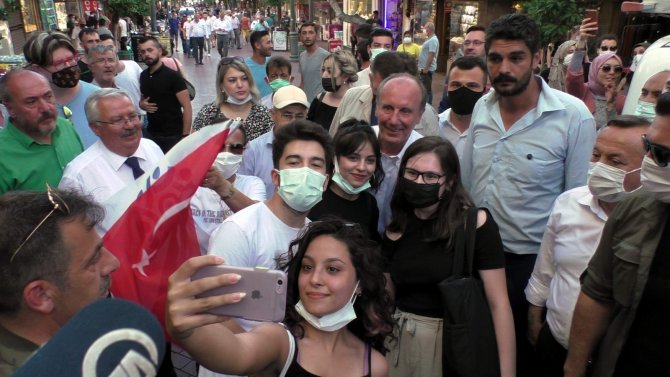 Muharrem İ̇nce Nazilli’de Rozet Taktı