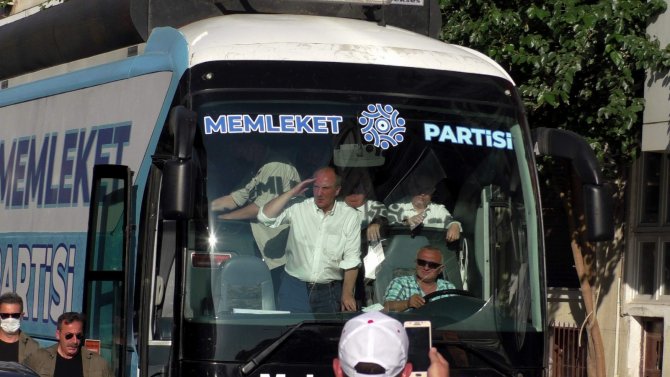 Muharrem İ̇nce Nazilli’de Rozet Taktı