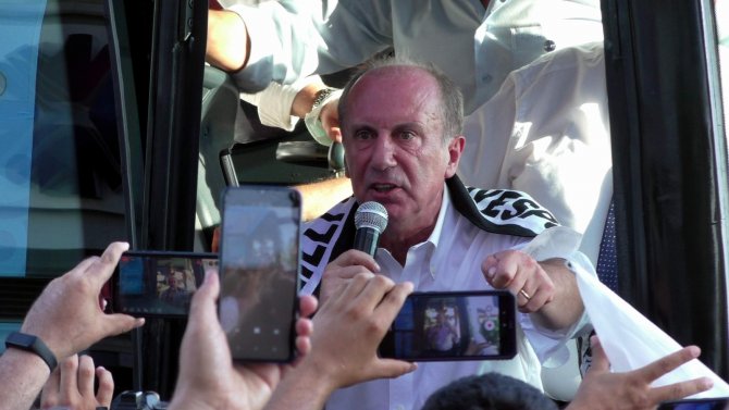 Muharrem İ̇nce Nazilli’de Rozet Taktı