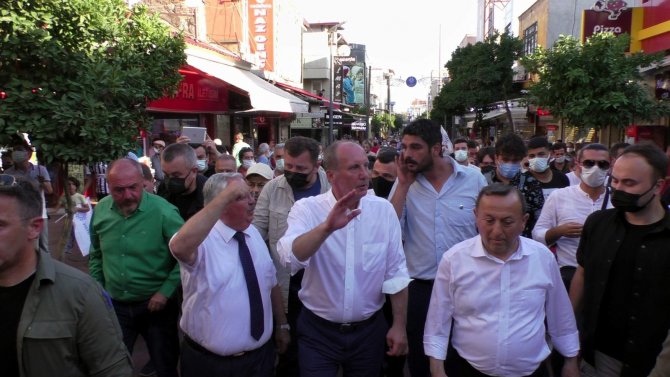 Muharrem İ̇nce Nazilli’de Rozet Taktı