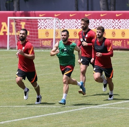 Galatasaray, Günü Çift İdmanla Tamamladı