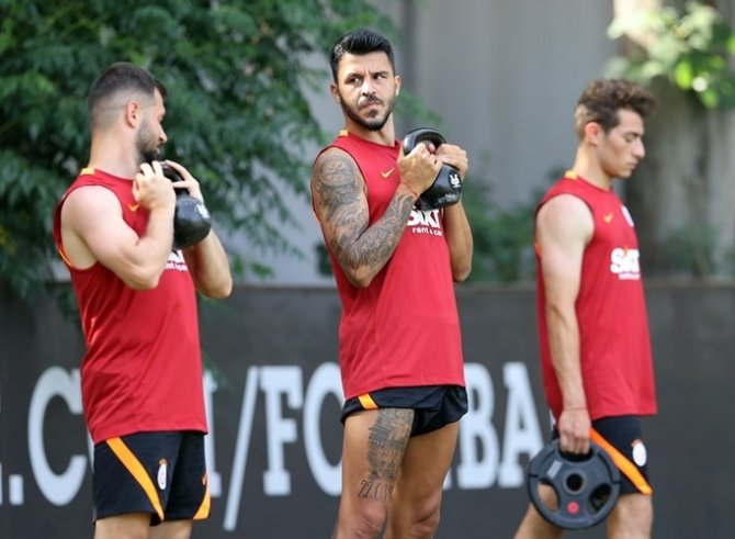 Galatasaray, Günü Çift İdmanla Tamamladı